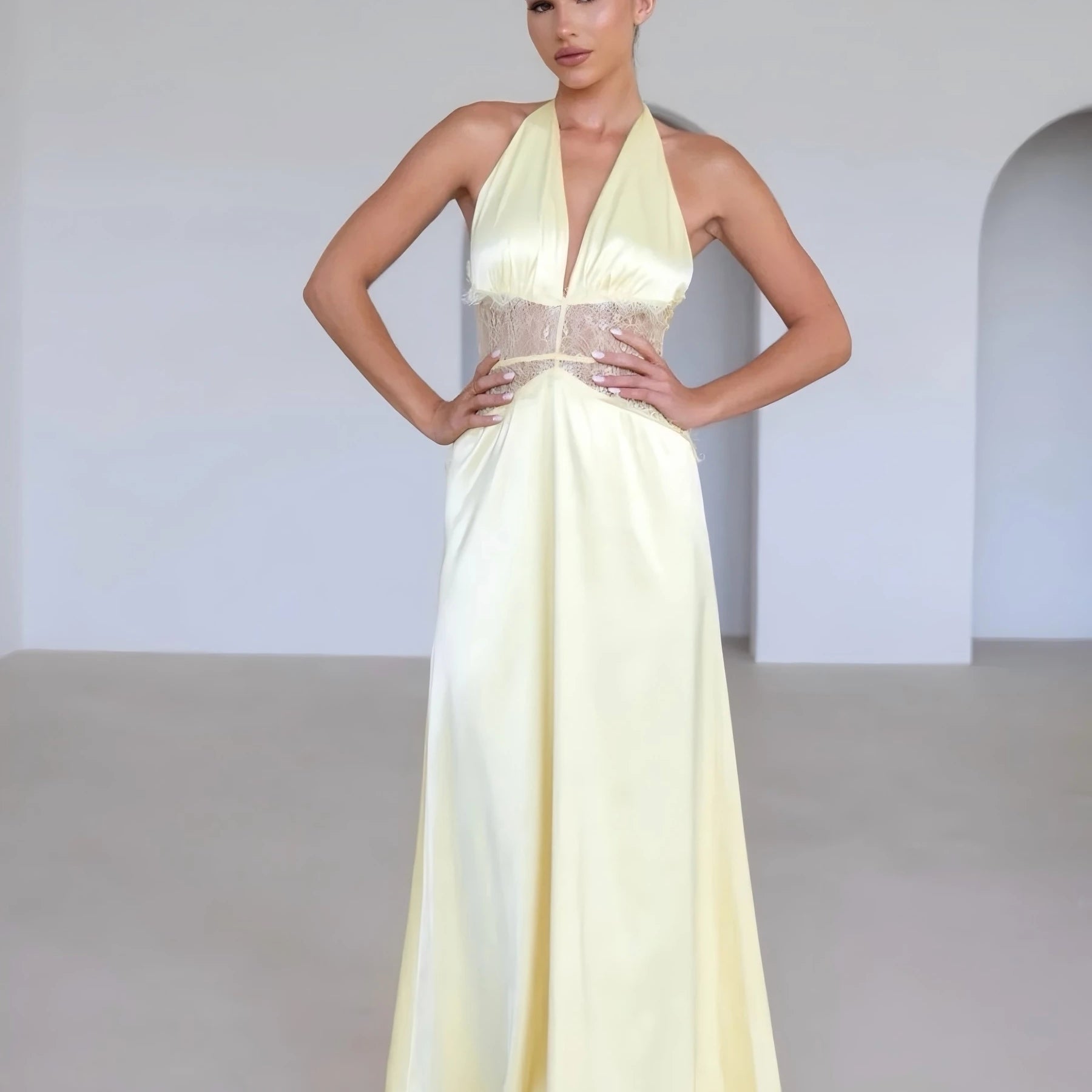 Elysia Glow – Backless Floor-Length Sheath Dress
